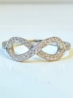 Tiffany & Co Diamond and Platinum Infinity Ring Size 6 3/4 (N)